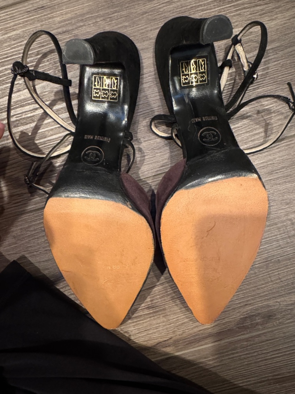 CHANEL Burgundy and Black Suede Pointed Slingback Heels - Picture 4 of 4